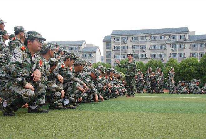爱军习武，同甘共苦，全力以赴，环土威武——记环土学院2015级学生军训