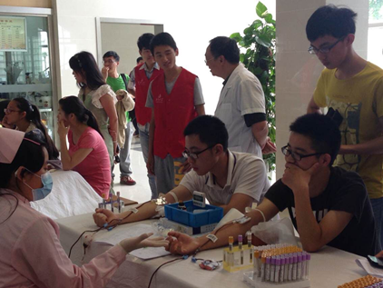血浓情深——记环土学院志愿献血活动