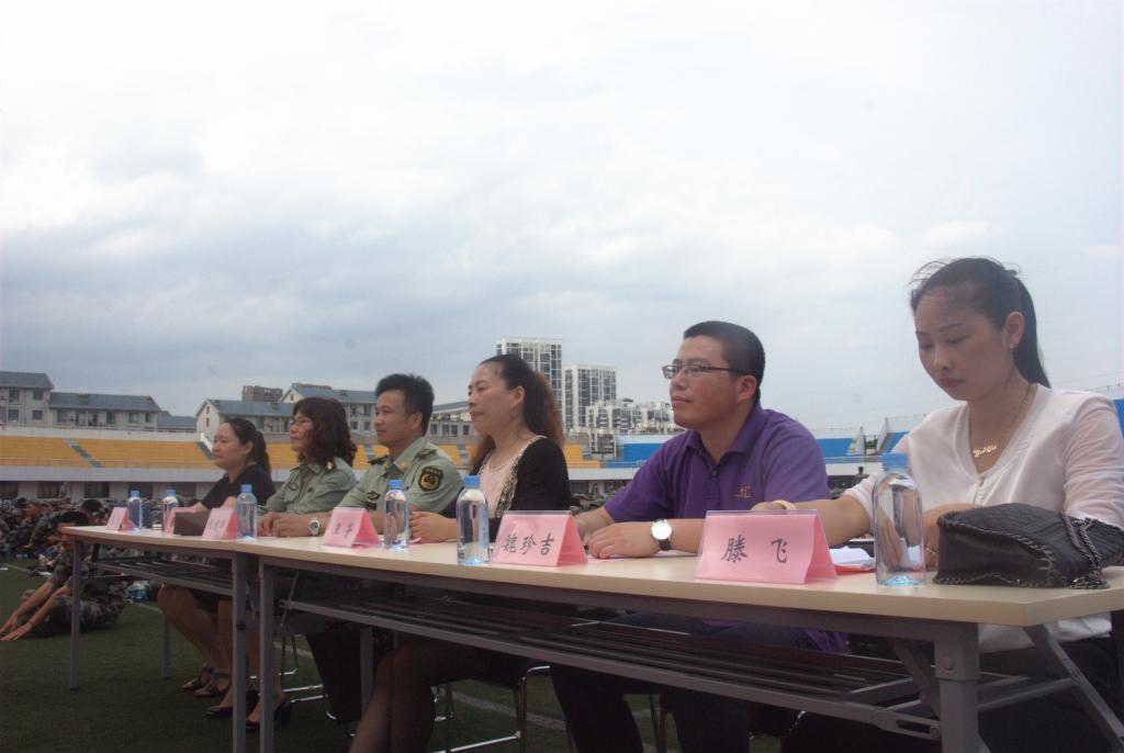 红歌嘹亮 唱响未来——记伟德国际1946bv2015年军训歌咏比赛