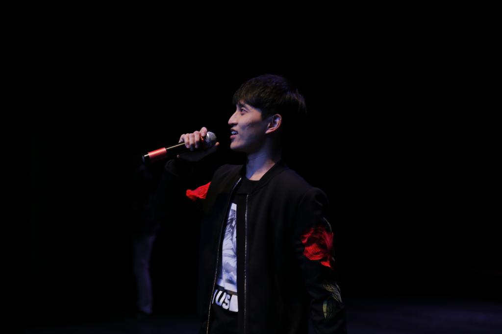 重重红叶聚深秋，环土新生喜相逢——记环土学院2015级迎新晚会