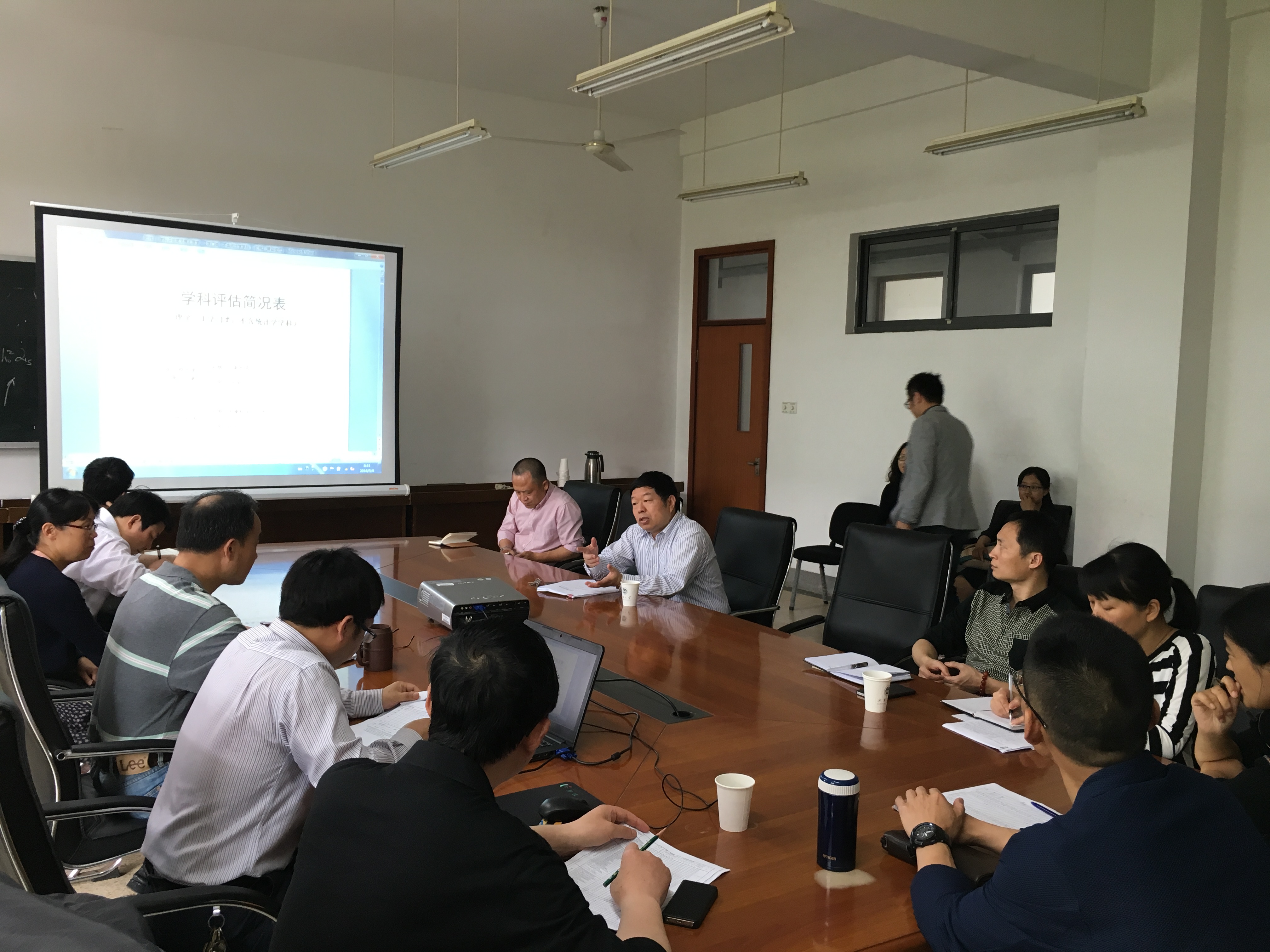 校长陈坚到环土学院指导学科评估工作