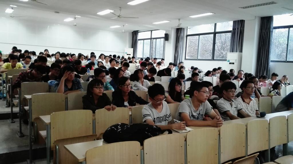 环土学院2016级新生党课开讲