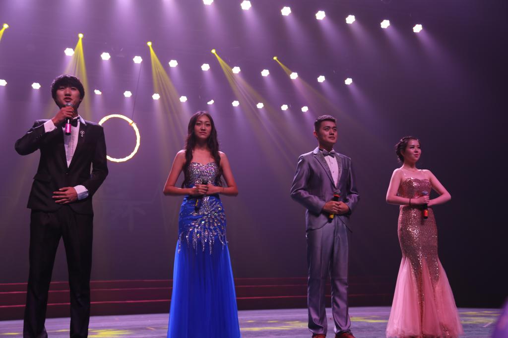 重重红叶聚深秋，环土新生喜相逢——记环土学院2015级迎新晚会