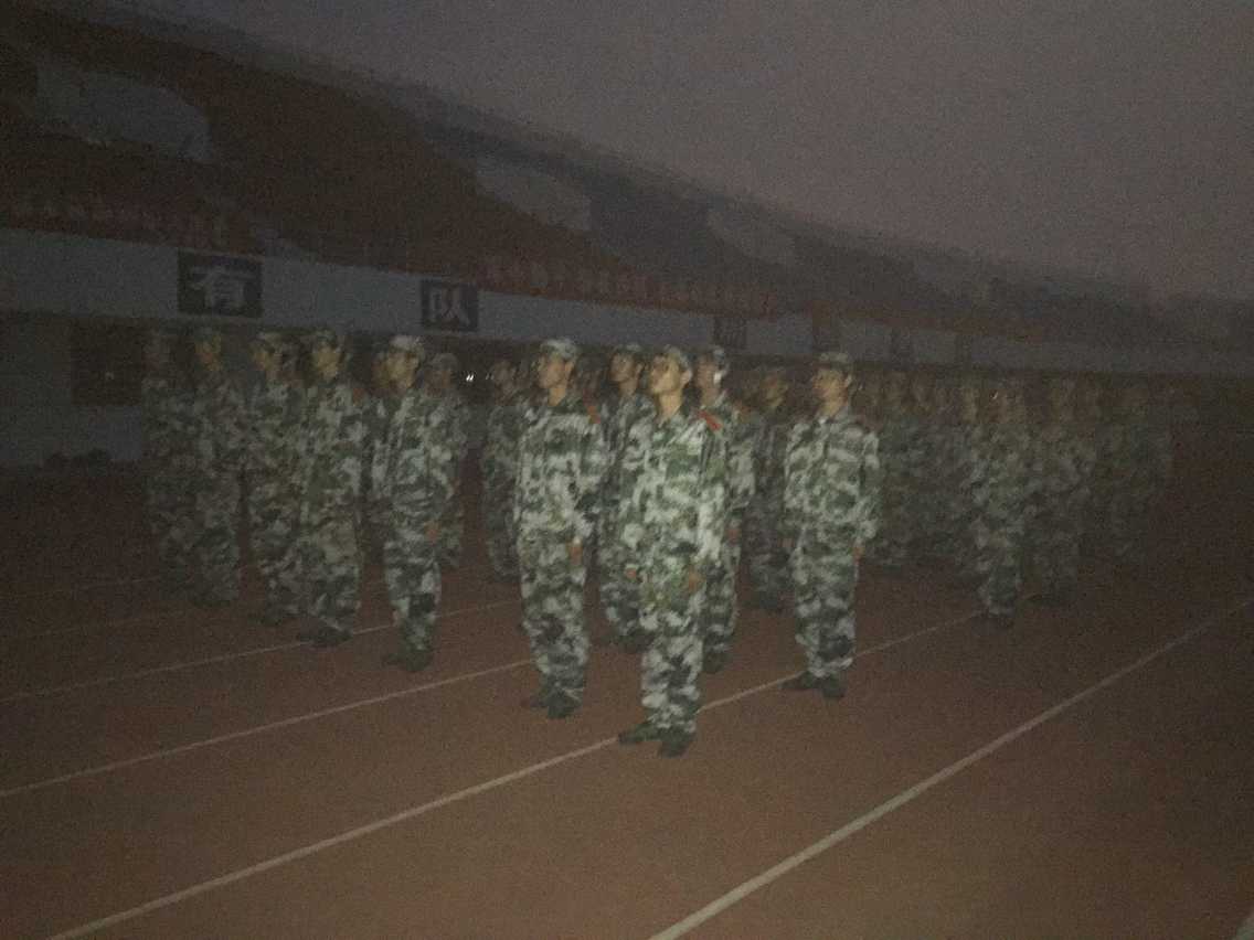 积极参加晚训，严格要求自身——记环境与土木工程学院第一次晚训