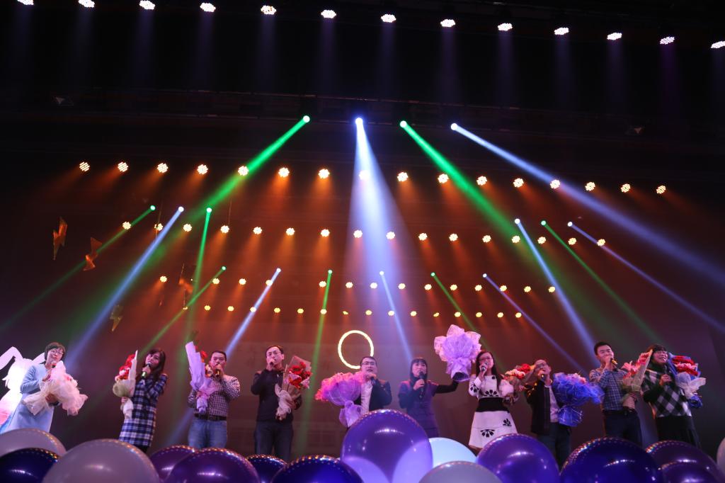 重重红叶聚深秋，环土新生喜相逢——记环土学院2015级迎新晚会