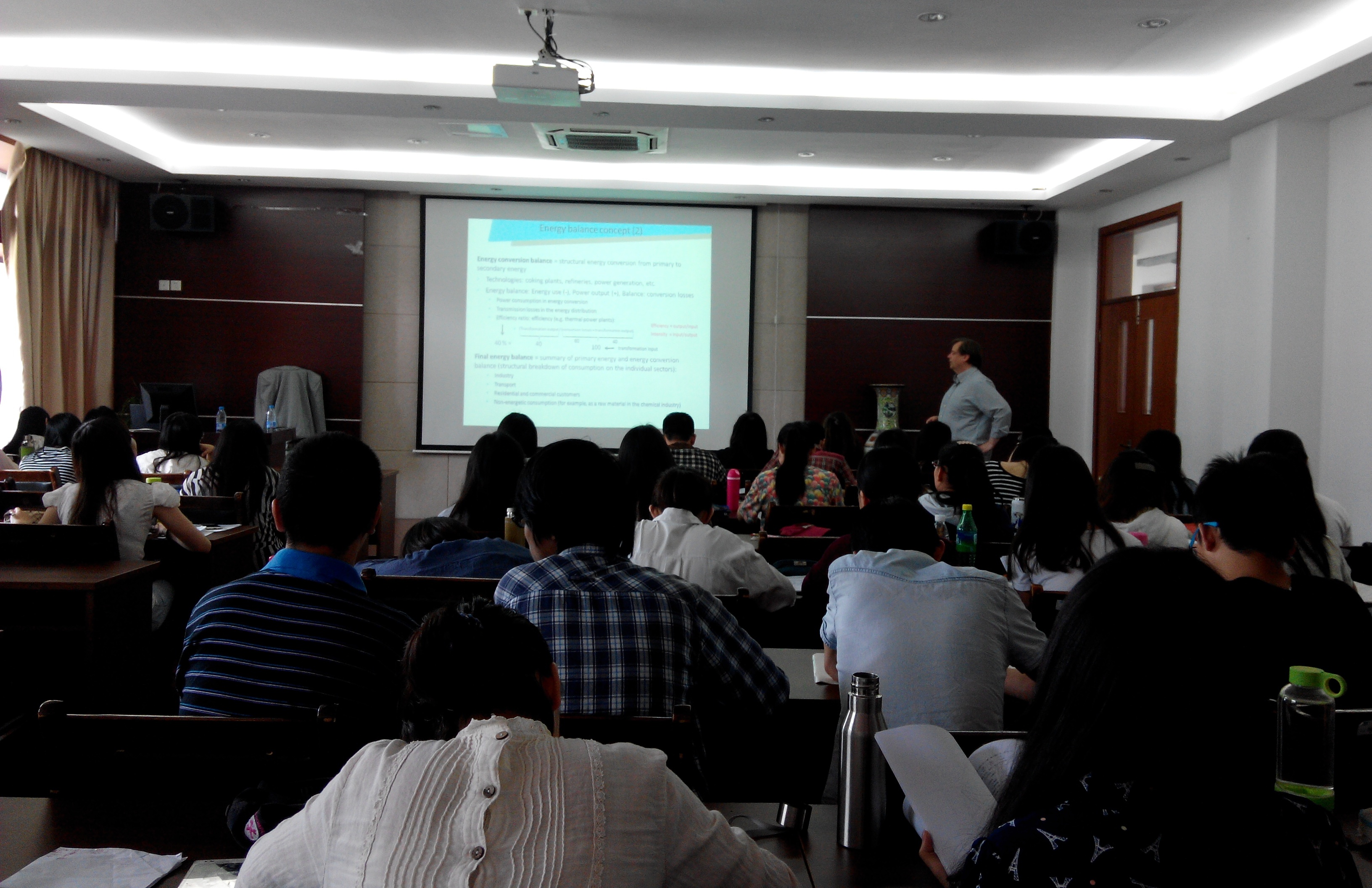 美国和德国教育专家来环土学院开展本科生双语教学课程