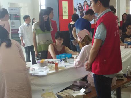 血浓情深——记环土学院志愿献血活动